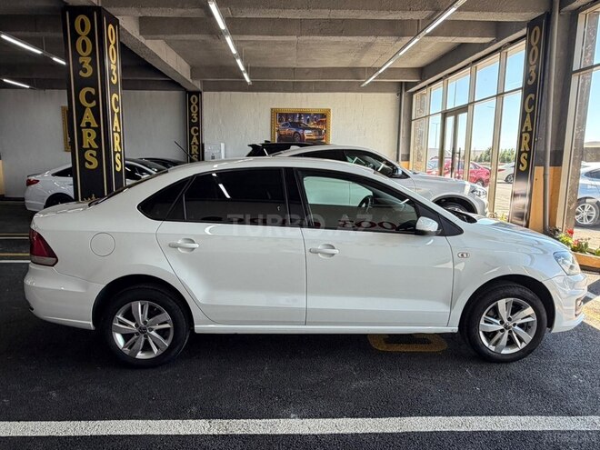 Volkswagen Polo-4