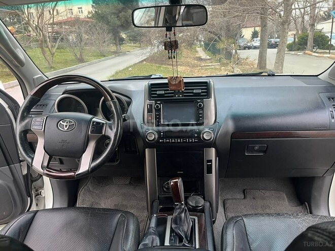 Toyota Land Cruiser Prado-7