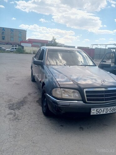 Mercedes C 220-1