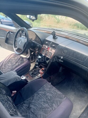Mercedes C 220-12