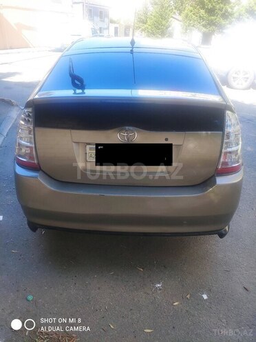 Toyota Prius-4