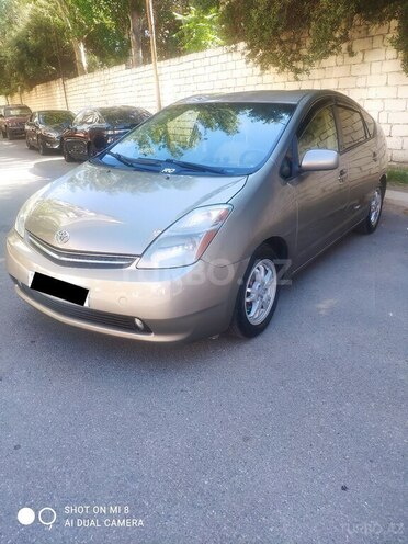 Toyota Prius-5