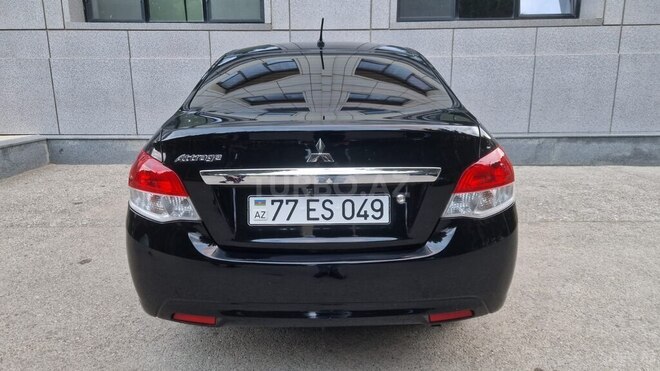 Mitsubishi Attrage-6