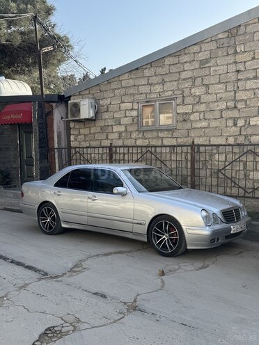 Mercedes E 240-12