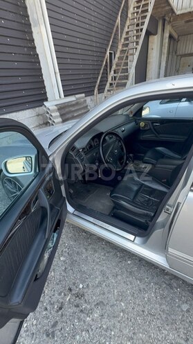 Mercedes E 240-6