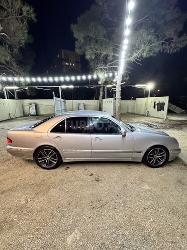 Mercedes E 240-9