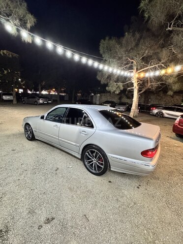Mercedes E 240-7