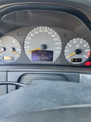 Mercedes E 240-3