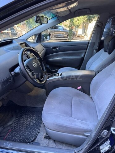 Toyota Prius-8