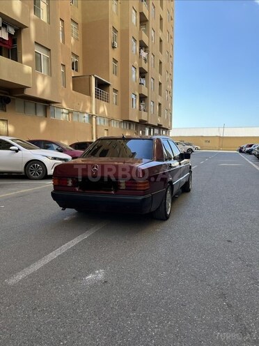 Mercedes 190-4