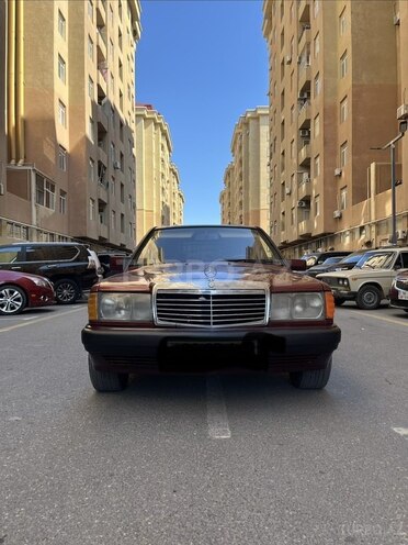 Mercedes 190-1