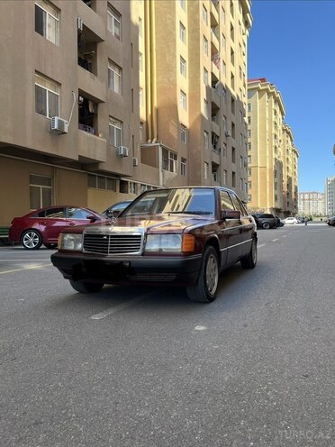 Mercedes 190-5