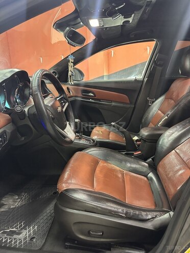Chevrolet Cruze-15