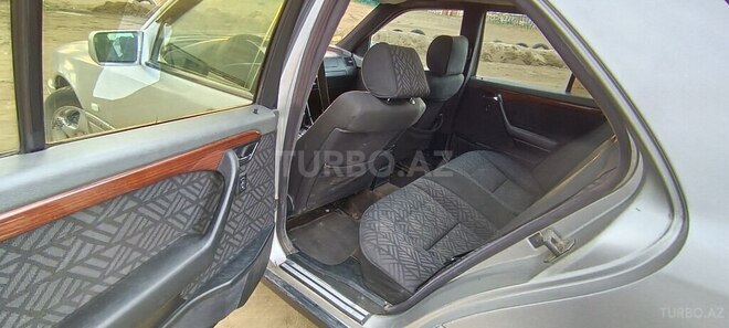 Mercedes C 250-9