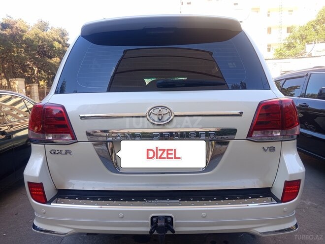 Toyota Land Cruiser-5