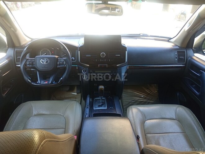 Toyota Land Cruiser-14