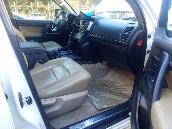 Toyota Land Cruiser-17