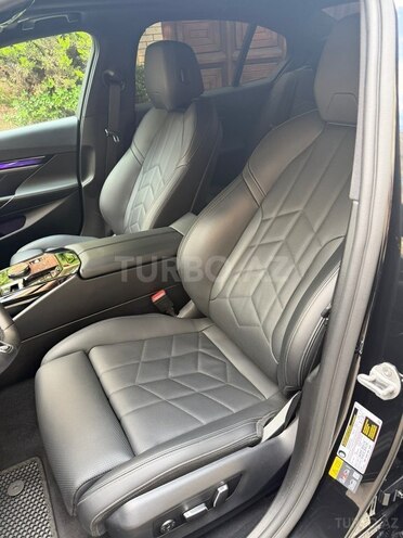 BMW i5-8