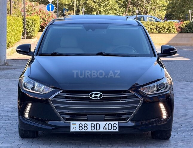 Hyundai Elantra-4