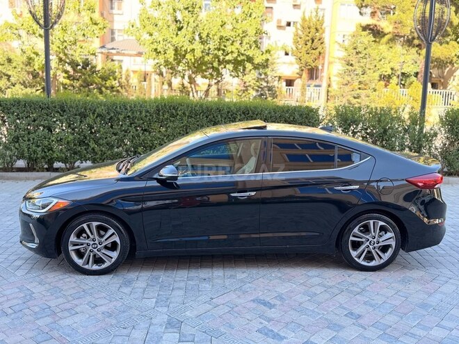 Hyundai Elantra-6