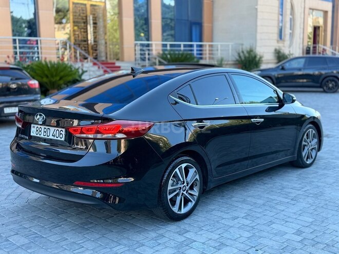 Hyundai Elantra-8