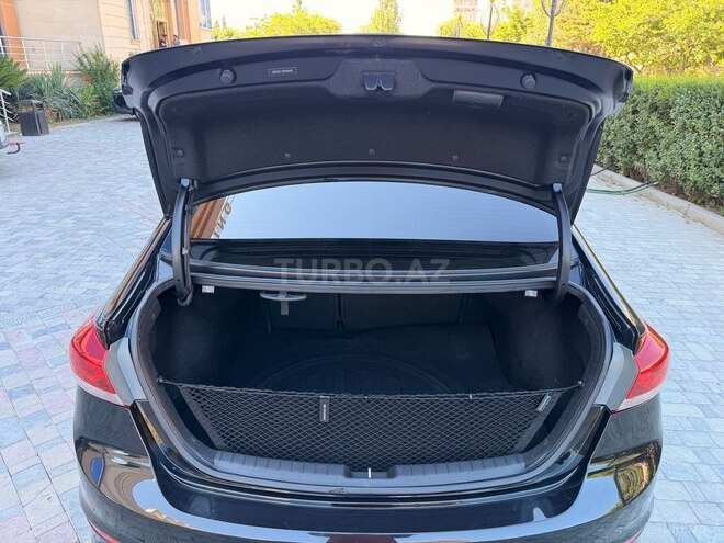 Hyundai Elantra-20