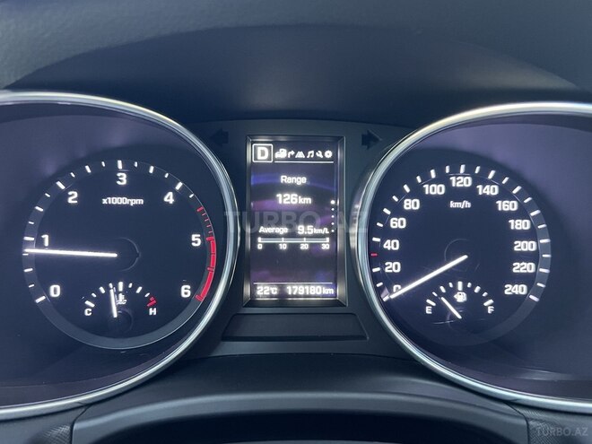 Hyundai Santa Fe-17