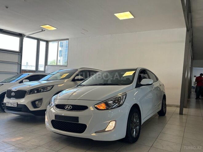 Hyundai Accent-1