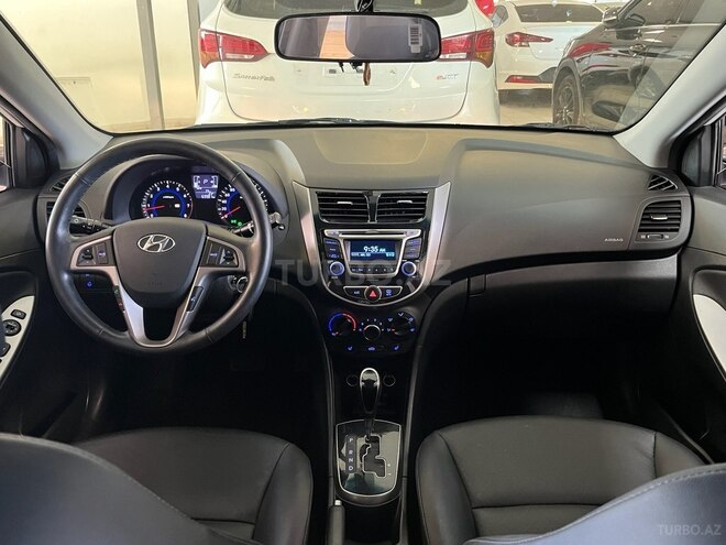 Hyundai Accent-3