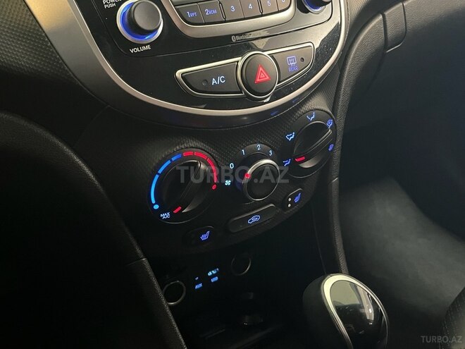 Hyundai Accent-10