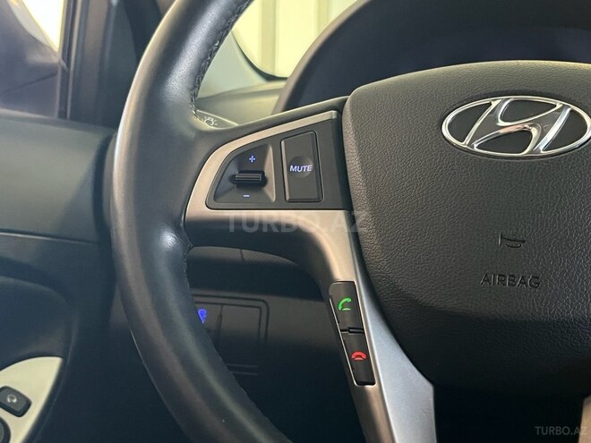 Hyundai Accent-6