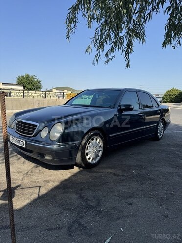 Mercedes E 230-3