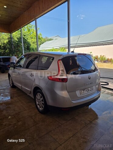 Renault Grand Scenic-3