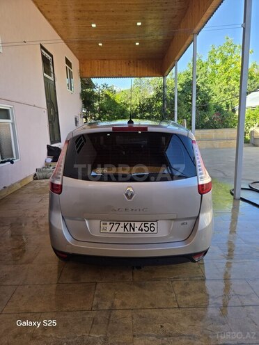 Renault Grand Scenic-9