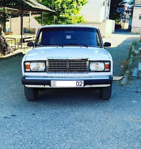 LADA (VAZ) 2107-2
