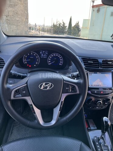 Hyundai Accent-5
