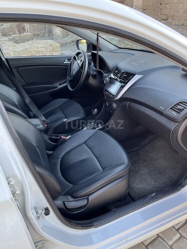 Hyundai Accent-6
