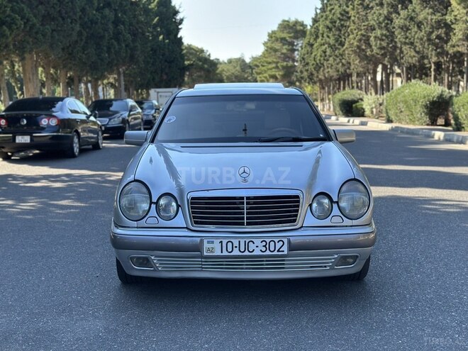 Mercedes E 230-5