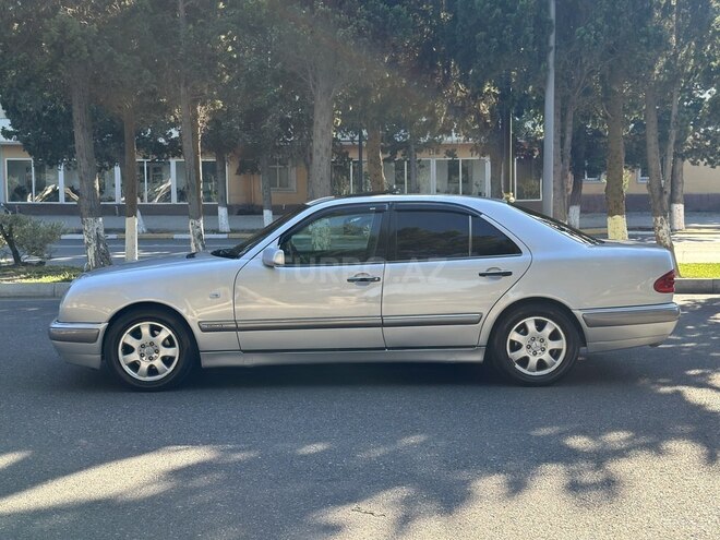 Mercedes E 230-7