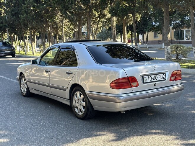 Mercedes E 230-9