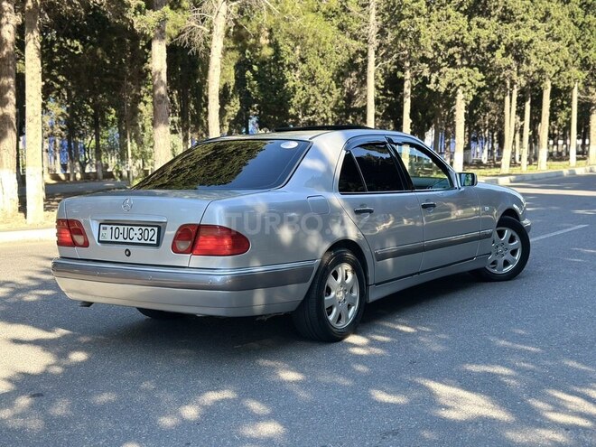 Mercedes E 230-13