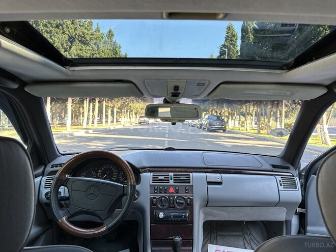Mercedes E 230-18