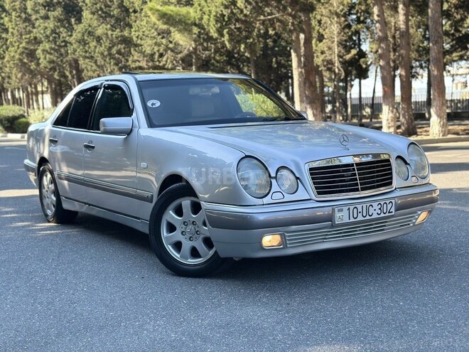 Mercedes E 230-3