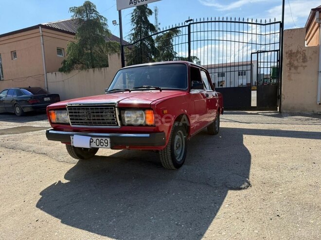 LADA (VAZ) 2107-2