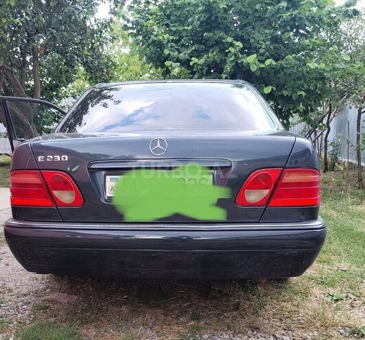 Mercedes E 230-3