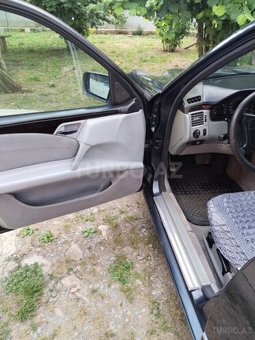 Mercedes E 230-9