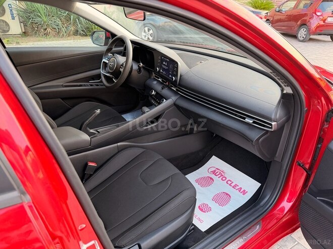 Hyundai Elantra-15