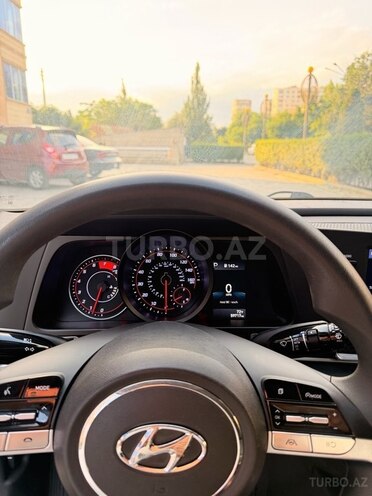 Hyundai Elantra-14