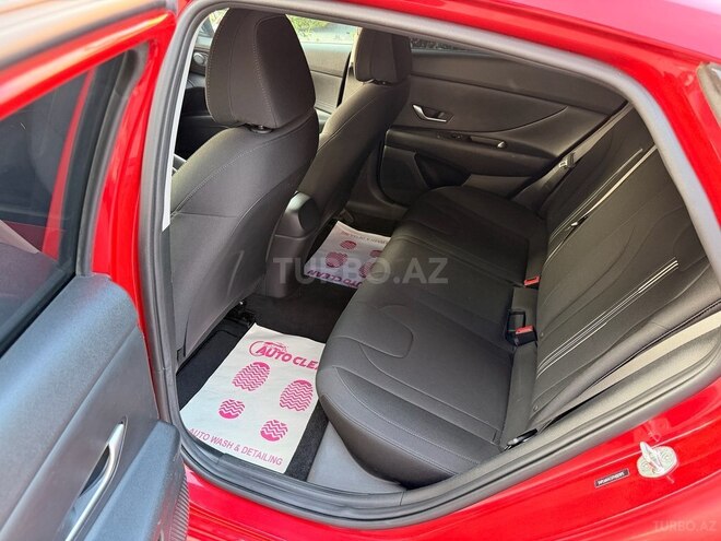 Hyundai Elantra-16