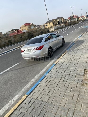 Hyundai Sonata-4